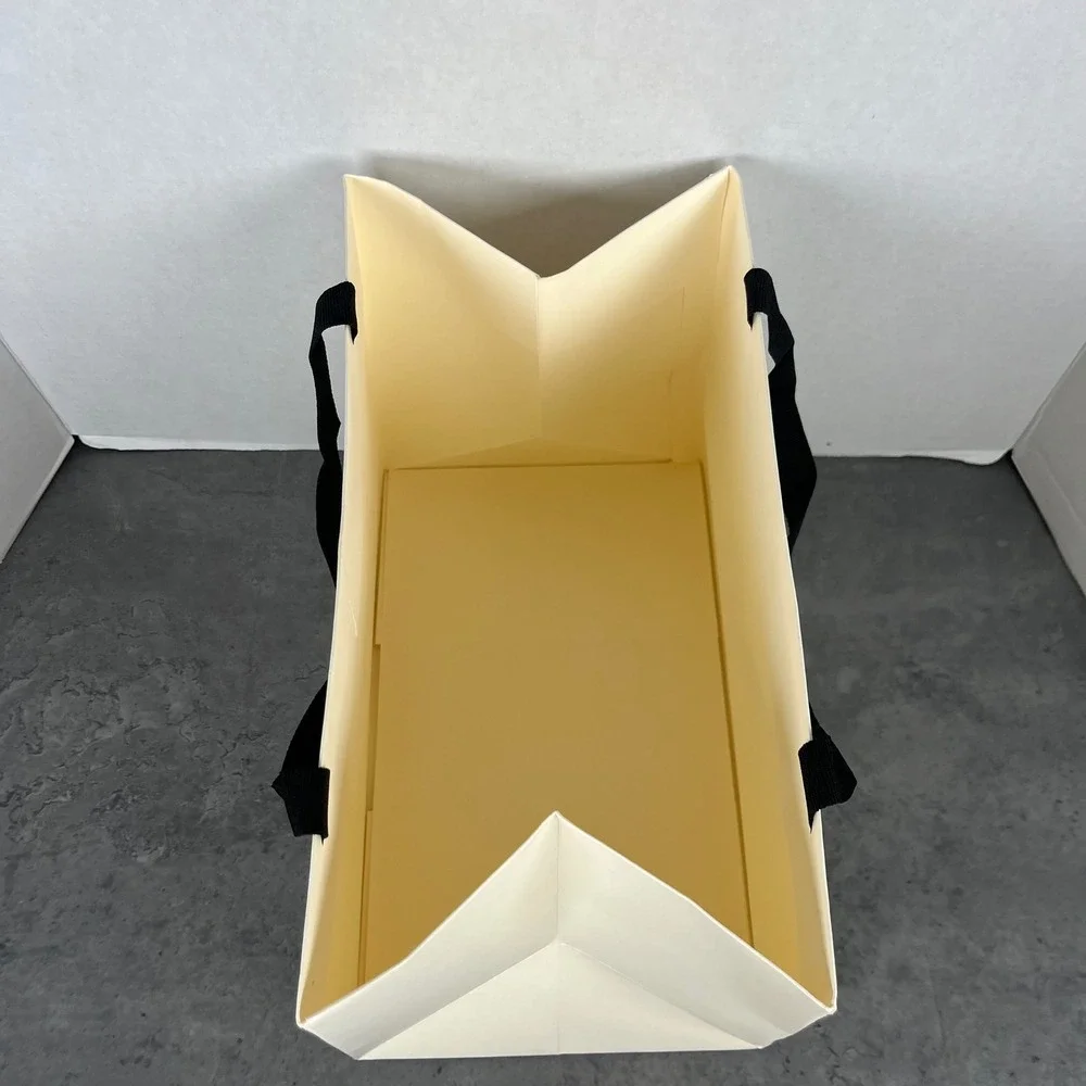 Van Cleef & Arpels‎ Cream Shopping Bag with Black Ribbon Handles Luxury Jewelry